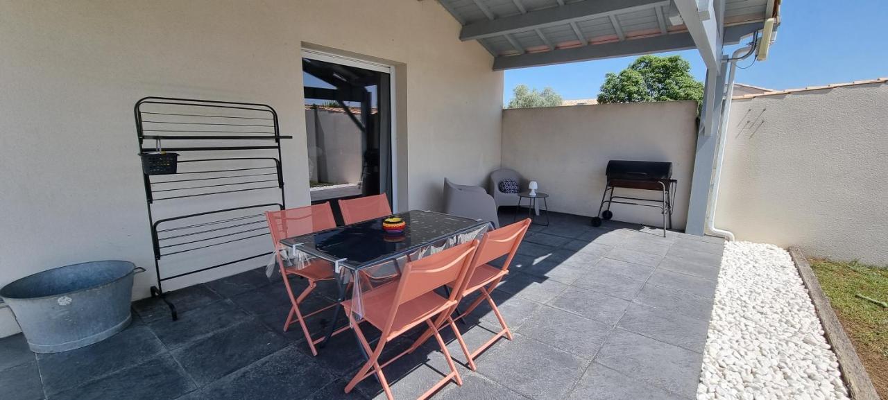 Holiday home Adorable Au Calme Angliers (Charente-Maritime)